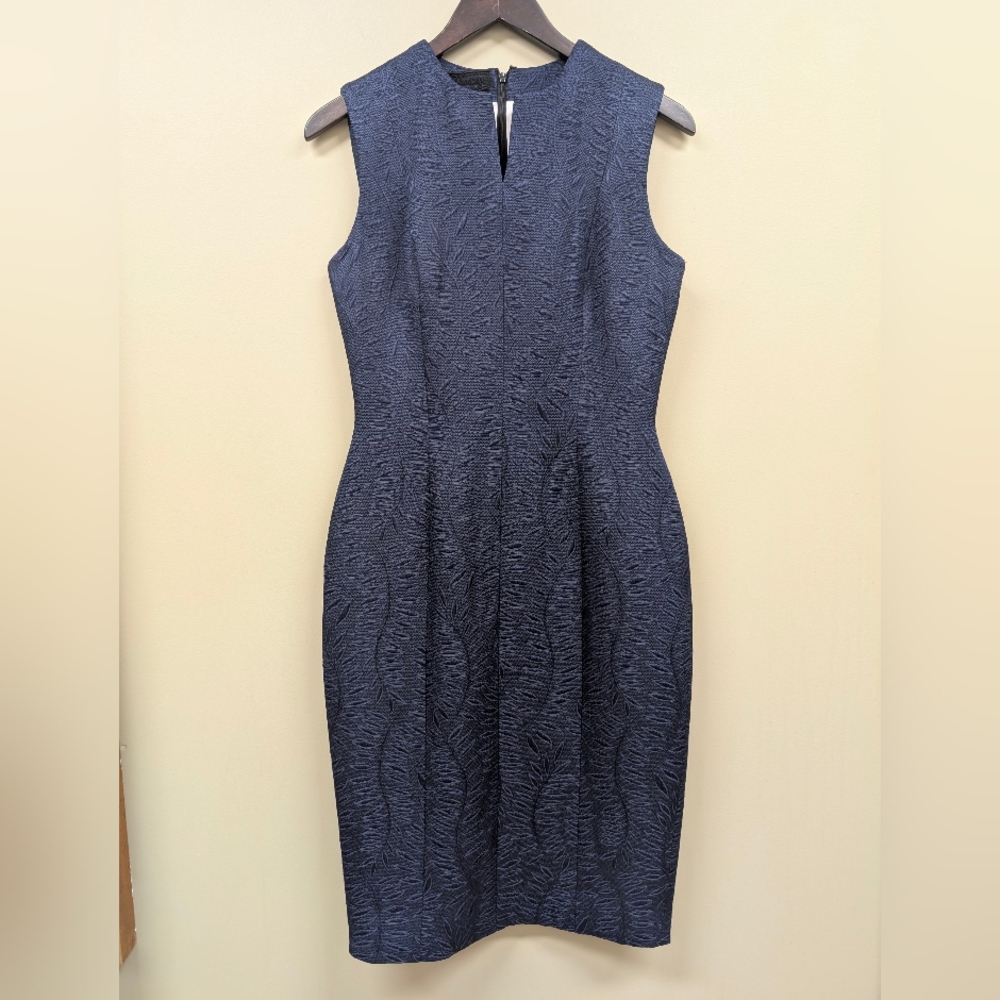 Peggy Jennings Navy Fern Patterned Sheath Dress. Size 4-6